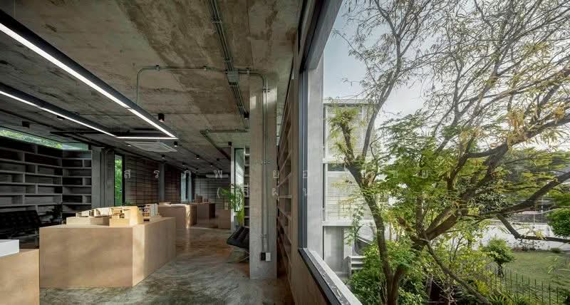 ขายที่ดินพร้อมสิ่งปลูกสร้าง อาคาร 3 ชั้น โมเดิร์นสไตล์ Brutal Loft เนื้อที่ 82 ตารางวา เขตจตุจักร, Bangkok, Chan Kasem, Chatuchak, Bangkok, 4 Bedrooms, 486 sqm, Single Detached House For Sale, by สรภพ ยอดไชย (สีฝุ่น), 500177442 - DDproperty.com