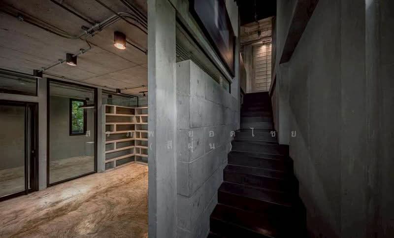 ขายที่ดินพร้อมสิ่งปลูกสร้าง อาคาร 3 ชั้น โมเดิร์นสไตล์ Brutal Loft เนื้อที่ 82 ตารางวา เขตจตุจักร, Bangkok, Chan Kasem, Chatuchak, Bangkok, 4 Bedrooms, 486 sqm, Single Detached House For Sale, by สรภพ ยอดไชย (สีฝุ่น), 500177442 - DDproperty.com