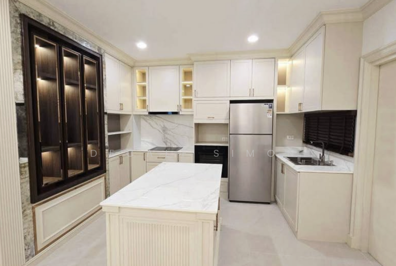 Baan Klang Krung Office Park Bangna, Bangkok, Soi Ban Klang Krung Village Office Park, Bang Na, Bang Na, Bangkok, 6 Bedrooms, 500 sqm, Townhouse For Rent, by Decalf Simon, 500177479 - DDproperty.com