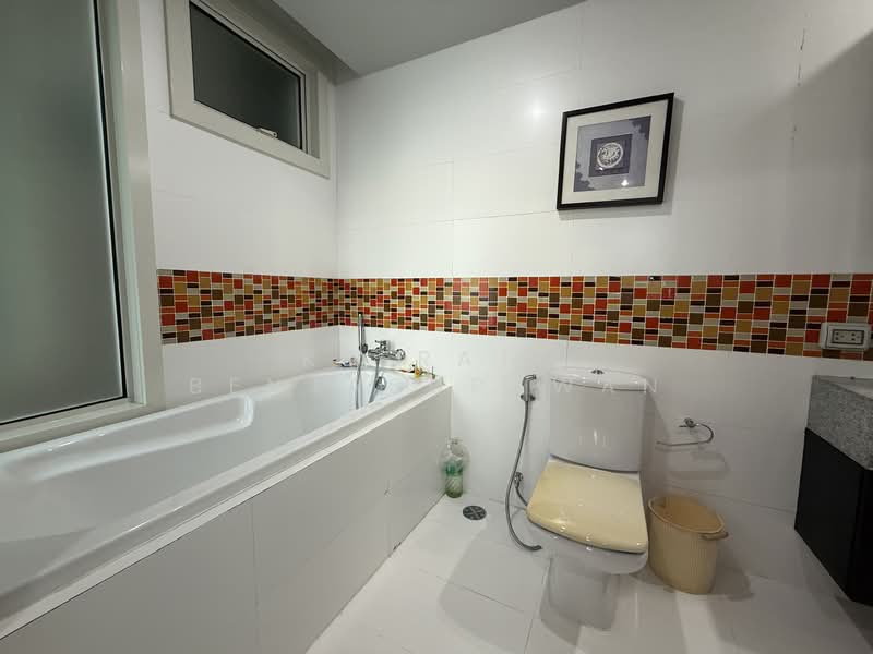 Manhattan Chidlom, Bangkok, 1032 Phetchaburi 32 Alley, Makkasan, Ratchathewi, Bangkok, 1 Bedroom, 58 sqm, Condo For Sale, by Keerati Benjasupawan, 500177523 - DDproperty.com
