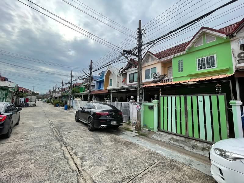 ขายทาวน์เฮ้าส์ 2 ชั้น สวนผัก วิลเลจ ทำเลดี เดินทางสะดวก ตลิ่งชัน, Bangkok, Taling Chan, Taling Chan, Bangkok, 2 Bedrooms, 72 sqm, Townhouse For Sale, by Jutanon Komoottanaruk, 500177536 - DDproperty.com