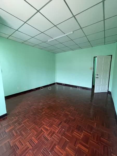 ขายทาวน์เฮ้าส์ 2 ชั้น สวนผัก วิลเลจ ทำเลดี เดินทางสะดวก ตลิ่งชัน, กรุงเทพ, ตลิ่งชัน, ตลิ่งชัน, กรุงเทพ, 72 ตร.ม., ทาวน์เฮ้าส์ ขาย, โดย Jutanon Komoottanaruk, 500177536 - DDproperty.com