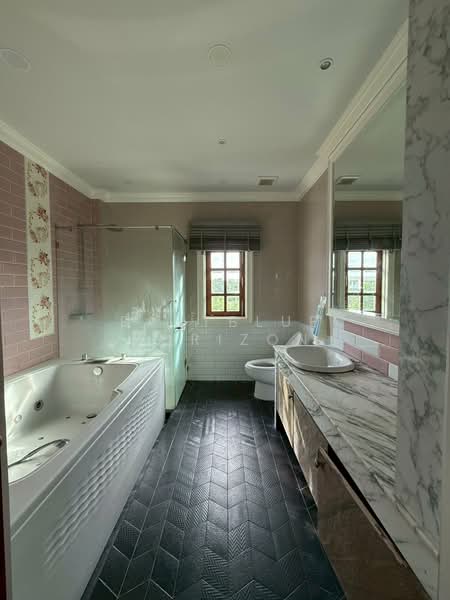 House Area Chaengwatthana, Bangkok, Thung Song Hong, Lak Si, Bangkok, 4 Bedrooms, 750 sqm, Single Detached House For Sale, by Eastblue Horizon, 500177577 - DDproperty.com