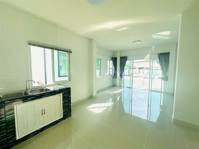 ออฟฟิศ + บ้าน 2 ชั้น 180.8 ตร.ว. ซอยแพรกษา5 ถนนสุขุมวิทสายเก่า, Samut Prakan, Phraeksa, Muang Samut Prakarn, Samut Prakan, 3 Bedrooms, 750 sqm, Single Detached House For Sale, by คุณ จิดาภา พันธุกุล (แอม), 500177583 - DDproperty.com