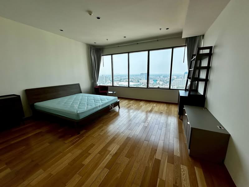 The Emporio Place, Bangkok, 93 Soi Sukhumvit 24, Sukhumvit Road, Khong Tan, Khlong Toei, Bangkok, 3 Bedrooms, 160 sqm, Condo For Rent, by Khun Real, 500177616 - DDproperty.com