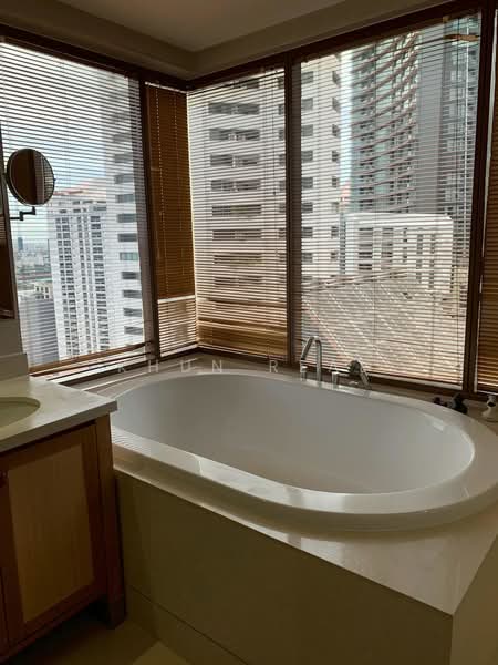 The Emporio Place, Bangkok, 93 Soi Sukhumvit 24, Sukhumvit Road, Khong Tan, Khlong Toei, Bangkok, 3 Bedrooms, 160 sqm, Condo For Rent, by Khun Real, 500177616 - DDproperty.com