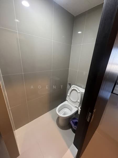 XT Huaikhwang, Bangkok, 244 Ratchadaphisek Road, Huai Khwang, Huai Khwang, Bangkok, 1 Bedroom, 30 sqm, Condo For Rent, by Agentbkk, 500177640 - DDproperty.com