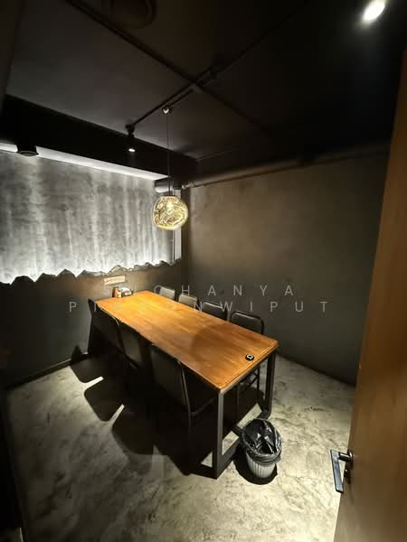 ขายอาคารพาณิชย์ขนาดใหญ่ ติดถนนรัชดาภิเษก พร้อมผู้เช่า, Bangkok, รัชดาภิเษก, Huai Khwang, Huai Khwang, Bangkok, , 950 sqm, Shophouse For Sale, by Suchanya Piboonwiput, 500177642 - DDproperty.com