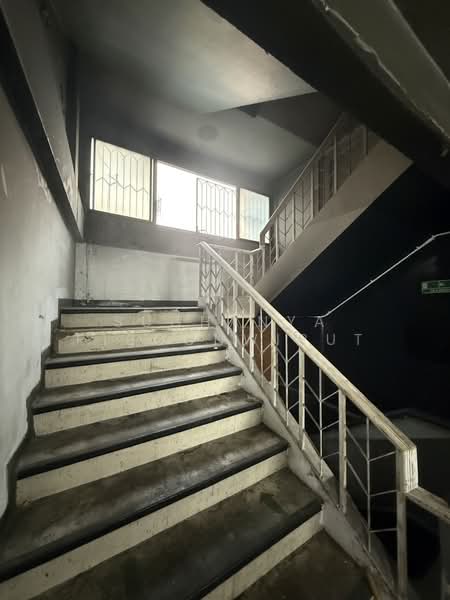 ขายอาคารพาณิชย์ขนาดใหญ่ ติดถนนรัชดาภิเษก พร้อมผู้เช่า, กรุงเทพ, รัชดาภิเษก, ห้วยขวาง, ห้วยขวาง, กรุงเทพ, 950 ตร.ม., ตึกแถว-อาคารพาณิชย์ ขาย, โดย Suchanya Piboonwiput, 500177642 - DDproperty.com