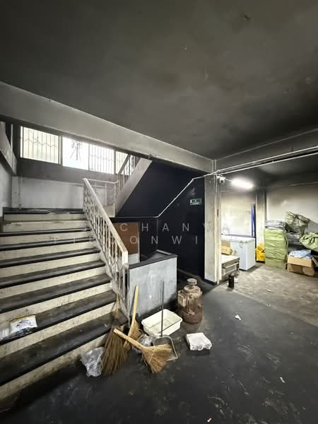 ขายอาคารพาณิชย์ขนาดใหญ่ ติดถนนรัชดาภิเษก พร้อมผู้เช่า, Bangkok, รัชดาภิเษก, Huai Khwang, Huai Khwang, Bangkok, , 950 sqm, Shophouse For Sale, by Suchanya Piboonwiput, 500177642 - DDproperty.com