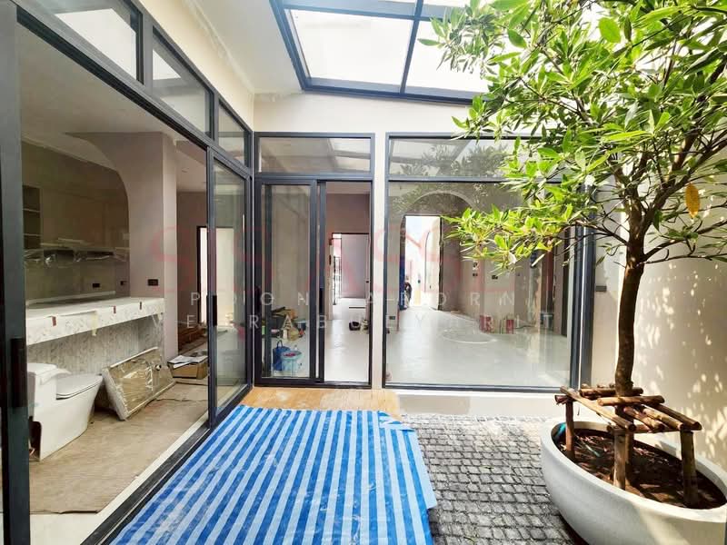 บ้านเดี่ยวสไตล์โมเดิร์น - ซอยนวมินทร์ 24, Bangkok, Khlong Kum, Bueng Kum, Bangkok, 3 Bedrooms, 294 sqm, Single Detached House For Sale, by Poonyaporn Veerabulyarit, 500177668 - DDproperty.com