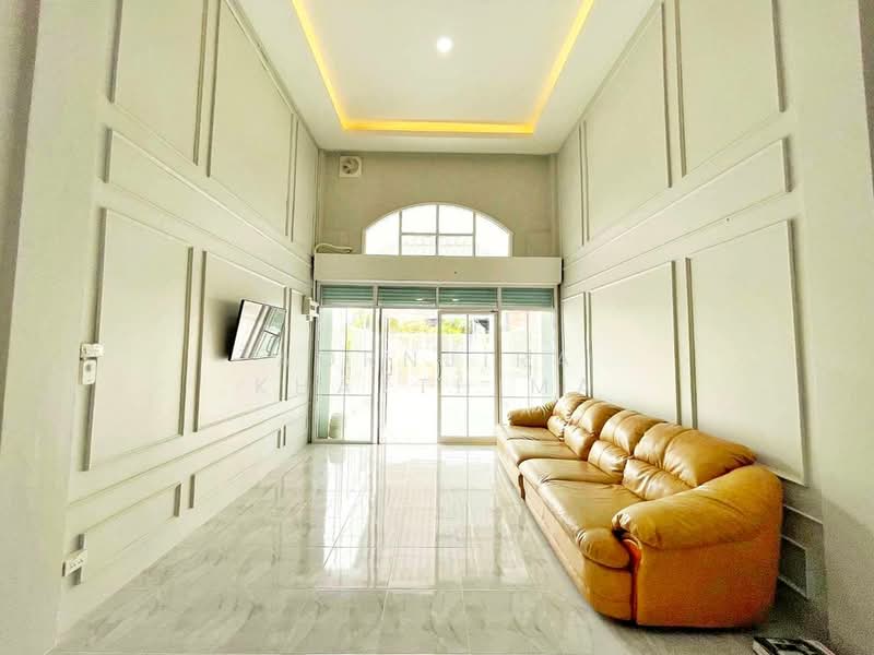 R0672 Two-storey townhome for rent (newly renovated), fully furnished, 9 minutes from CM airport, Chiang Mai, Pa Daet, Muang Chiang Mai, Chiang Mai, 2 Bedrooms, 112 sqm, Townhouse For Rent, by Aornjira Khatthima, 500177678 - DDproperty.com