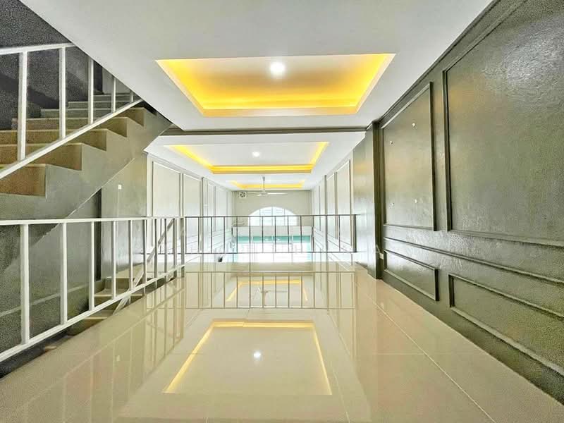 R0672 Two-storey townhome for rent (newly renovated), fully furnished, 9 minutes from CM airport, Chiang Mai, Pa Daet, Muang Chiang Mai, Chiang Mai, 2 Bedrooms, 112 sqm, Townhouse For Rent, by Aornjira Khatthima, 500177678 - DDproperty.com