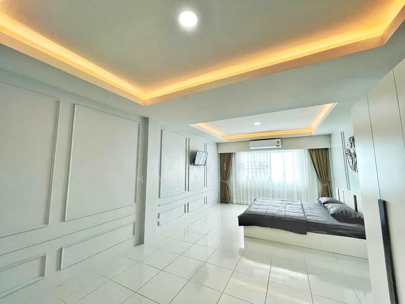 R0672 Two-storey townhome for rent (newly renovated), fully furnished, 9 minutes from CM airport, Chiang Mai, Pa Daet, Muang Chiang Mai, Chiang Mai, 2 Bedrooms, 112 sqm, Townhouse For Rent, by Aornjira Khatthima, 500177678 - DDproperty.com