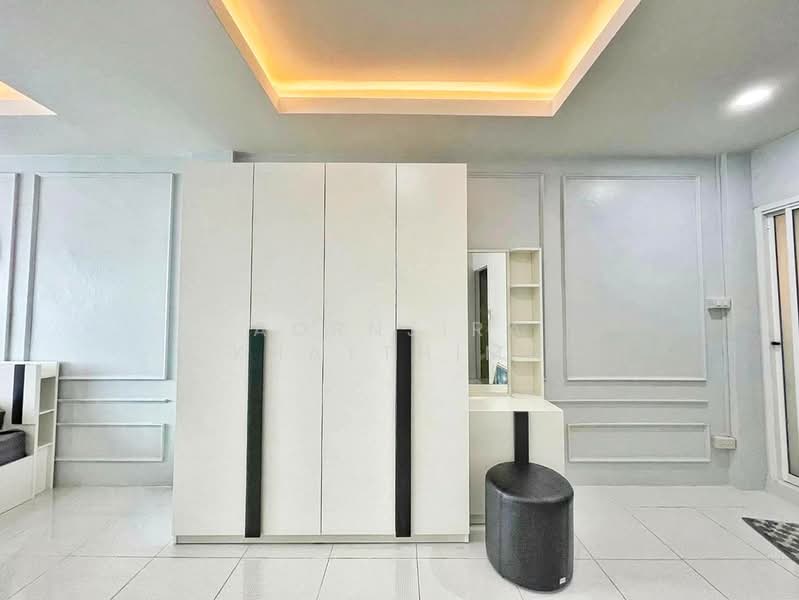 R0672 Two-storey townhome for rent (newly renovated), fully furnished, 9 minutes from CM airport, Chiang Mai, Pa Daet, Muang Chiang Mai, Chiang Mai, 2 Bedrooms, 112 sqm, Townhouse For Rent, by Aornjira Khatthima, 500177678 - DDproperty.com