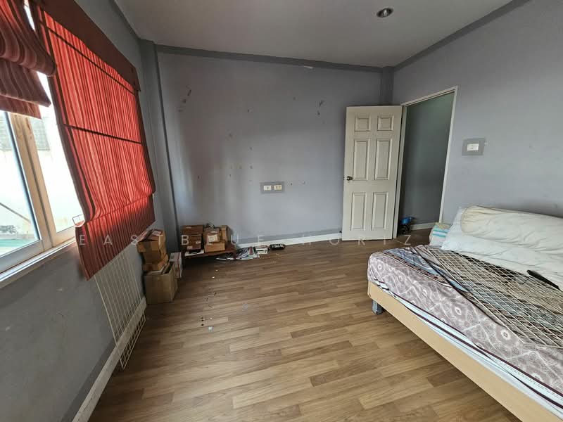 Prinyaluck Ekachai-Bangbon, Bangkok, Ekachai Road, Bang Bon, Bang Bon, Bangkok, 4 Bedrooms, 177 sqm, Townhouse For Sale, by Eastblue Horizon, 500177692 - DDproperty.com