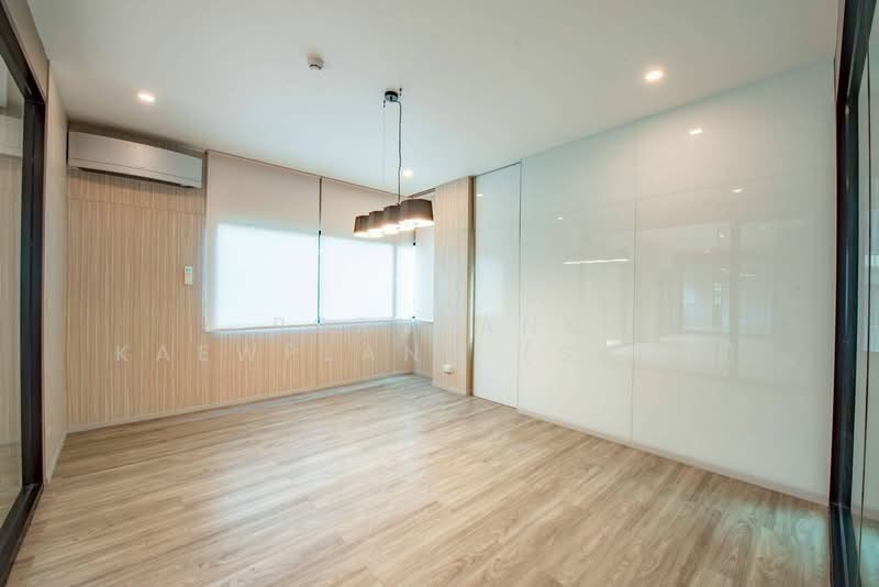 Large Office Space 470 Sq.m. Near BTS Surasak, Ideal for Headquarters, Bangkok, Thung Wat Don, Sathon, Bangkok, , 470 sqm, Office Space For Rent, by Pornpann Kaewplang (Sand), 500177697 - DDproperty.com