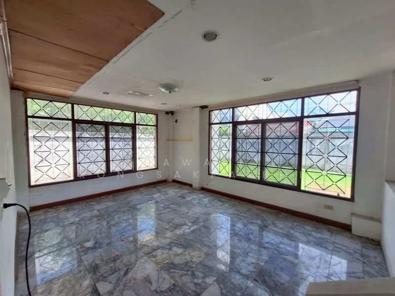 For Sale: Two-story detached house near Lotus Bang Khae, Soi Phetkasem 68, Intersection 34, Soi Saen, Bangkok, Bang Kae Nua, Bang Khae, Bangkok, 3 Bedrooms, 380 sqm, Single Detached House For Sale, by CHAWALIT KONGSAKPAIBUL, 500177708 - DDproperty.com