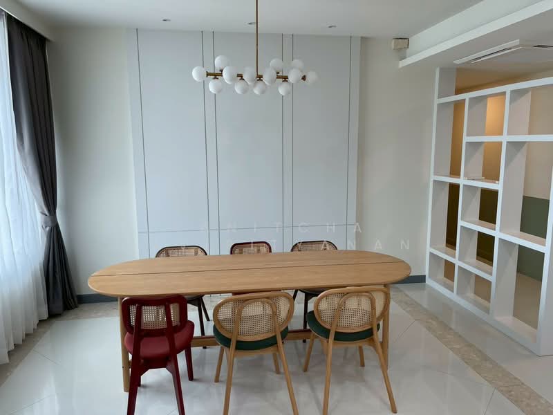 The Empire Place, Bangkok, 88 Narathiwatratchanakharin Road, Thung Maha Mek, Sathon, Bangkok, 3 Bedrooms, 183 sqm, Condo For Sale, by Vanitcha Ravipityanan, 500177711 - DDproperty.com