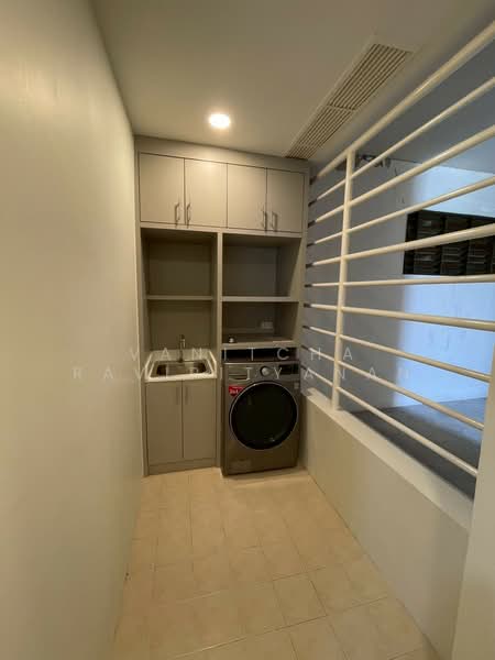 The Empire Place : ดิ เอ็มไพร์ เพลซ, กรุงเทพ, 88 ถนนนราธิวาสราชนครินทร์, ทุ่งมหาเมฆ, สาทร, กรุงเทพ, 183 ตร.ม., คอนโด ขาย, โดย Vanitcha Ravipityanan, 500177711 - DDproperty.com