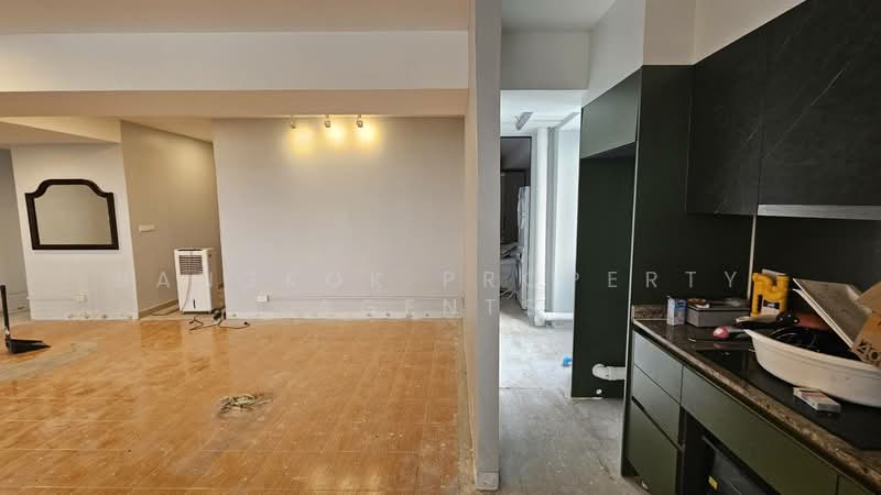 Sun Palace Condominium : ซันพาเลซ คอนโดมิเนียม, กรุงเทพ, 36 ถ.เพชรบุรี, บางกะปิ, ห้วยขวาง, กรุงเทพ, 215 ตร.ม., คอนโด ให้เช่า, โดย BANGKOK PROPERTY AGENTS, 500177737 - DDproperty.com