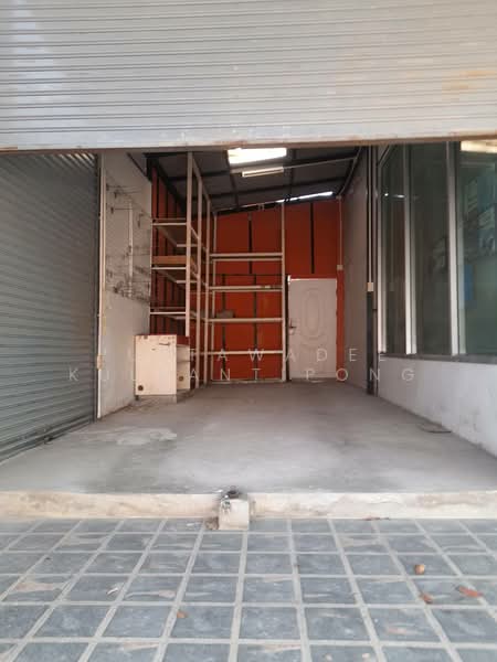 ให้เช่า - ร้านวัสดุก่อสร้าง ก่อสร้างพร้อม โกดังอินเตอร์/เอาท์ดอร์, กรุงเทพ