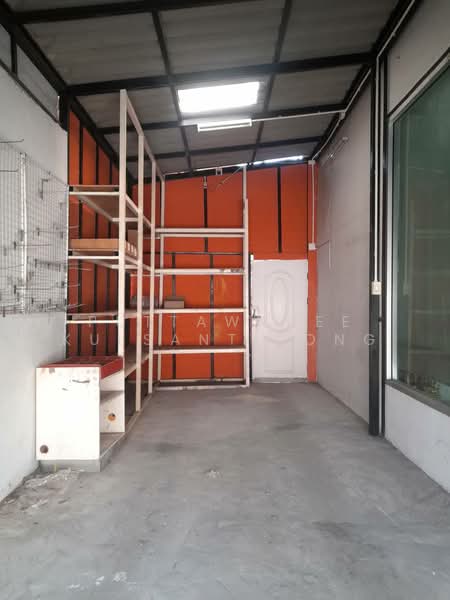ร้านวัสดุก่อสร้าง ก่อสร้างพร้อม โกดังอินเตอร์/เอาท์ดอร์, Bangkok, Thap Chang, Saphan Sung, Bangkok, , 100 sqm, Warehouse/Factory For Rent, by Puttawadee Kulsantipong, 500177749 - DDproperty.com