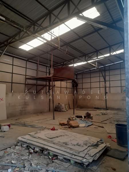 ร้านวัสดุก่อสร้าง ก่อสร้างพร้อม โกดังอินเตอร์/เอาท์ดอร์, Bangkok, Thap Chang, Saphan Sung, Bangkok, , 100 sqm, Warehouse/Factory For Rent, by Puttawadee Kulsantipong, 500177749 - DDproperty.com