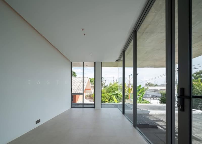 House Area Sukhumvit 71, Bangkok, Khlong Tan Nua, Watthana, Bangkok, 4 Bedrooms, 587 sqm, Single Detached House For Sale, by Eastblue Horizon, 500177771 - DDproperty.com