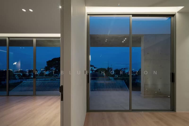 House Area Sukhumvit 71, Bangkok, Khlong Tan Nua, Watthana, Bangkok, 4 Bedrooms, 587 sqm, Single Detached House For Sale, by Eastblue Horizon, 500177771 - DDproperty.com