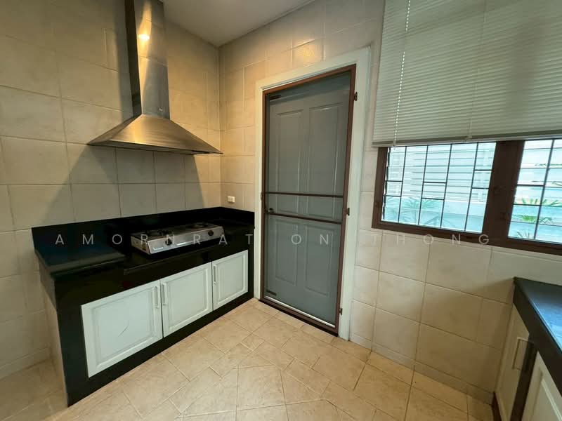 Corner detached house In the luxury project Ekkamai - Phra Khanong ** NO CO-AGENT **, Bangkok, สุขุมวิท, Khlong Tan Nua, Watthana, Bangkok, 4 Bedrooms, 450 sqm, Single Detached House For Rent, by Amornrat On-Thong, 500177794 - DDproperty.com