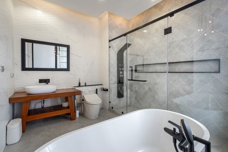 House Area Sukhumvit 71, Bangkok, Khlong Tan Nua, Watthana, Bangkok, 4 Bedrooms, 736 sqm, Single Detached House For Sale, by Eastblue Horizon, 500177803 - DDproperty.com