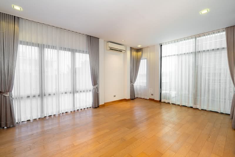 House Area Sukhumvit 71, Bangkok, Khlong Tan Nua, Watthana, Bangkok, 4 Bedrooms, 736 sqm, Single Detached House For Sale, by Eastblue Horizon, 500177803 - DDproperty.com