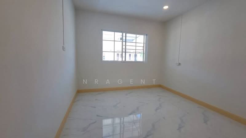 Baan Buathong 4, Nonthaburi, Ban Kluay-Sai Noi Road, Phimonrat, Bang Bua Thong, Nonthaburi, 4 Bedrooms, 100 sqm, Townhouse For Sale, by NRagent, 500177843 - DDproperty.com