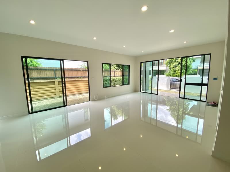 Burasiri Pattanakarn, Bangkok, New Pattanakarn Road, Prawet, Prawet, Bangkok, 4 Bedrooms, 210 sqm, Single Detached House For Sale, by Eastblue Horizon, 500177858 - DDproperty.com