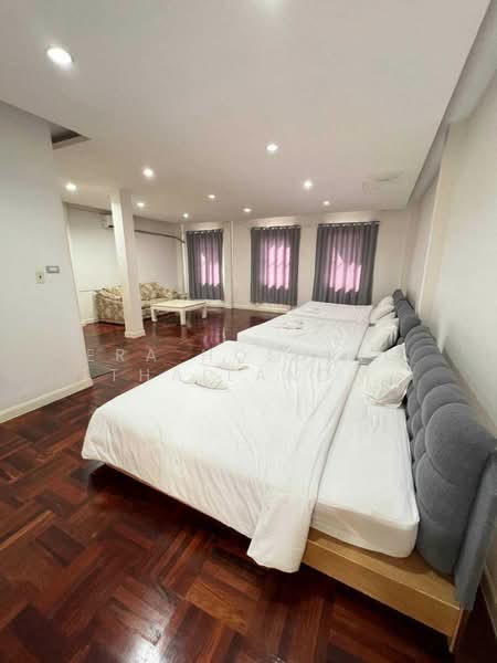 Baan Sukhumvit 14, Bangkok, 1/1 Soi Sukhumvit 14, Khlong Toei, Khlong Toei, Bangkok, 9 Bedrooms, 680 sqm, Condo For Rent, by ERA Holding (Thailand) Co., Ltd., 500177879 - DDproperty.com