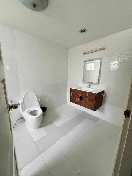 Baan Sukhumvit 14, Bangkok, 1/1 Soi Sukhumvit 14, Khlong Toei, Khlong Toei, Bangkok, 9 Bedrooms, 680 sqm, Condo For Rent, by ERA Holding (Thailand) Co., Ltd., 500177879 - DDproperty.com