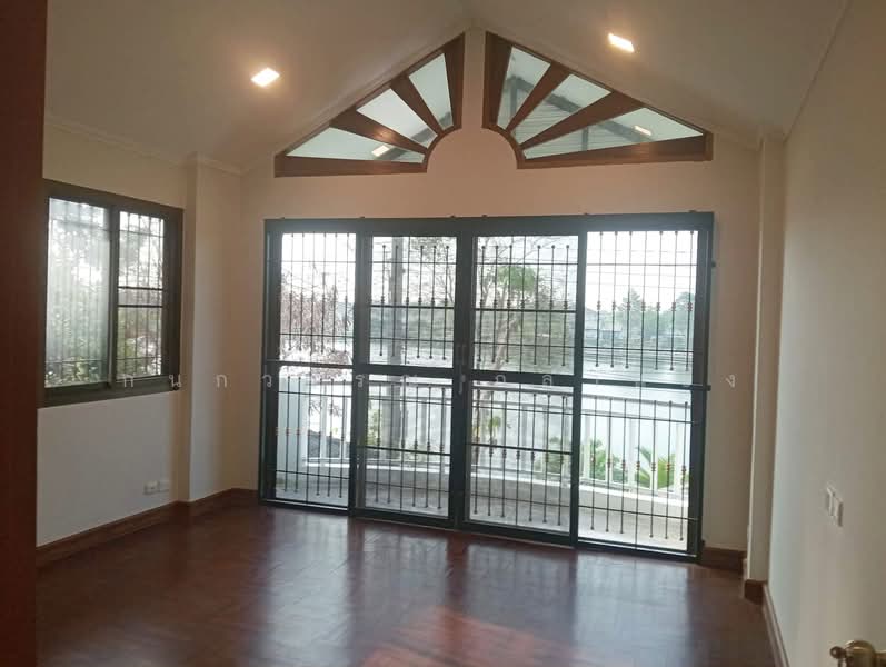 Supalai Grand Lake, Bangkok, Khum Klao Road, Saen Sab, Min Buri, Bangkok, 3 Bedrooms, 275 sqm, Single Detached House For Sale, by Kanokwan Klakhaeng, 500177897 - DDproperty.com