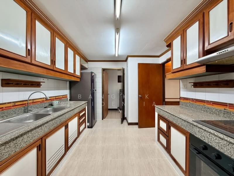 Fifty Fifth Tower, Bangkok, 84 Soi Sukhumvit 55, Sukhumvit Road, Khlong Tan Nua, Watthana, Bangkok, 3 Bedrooms, 275 sqm, Condo For Rent, by Bangkok Residential, 500177901 - DDproperty.com