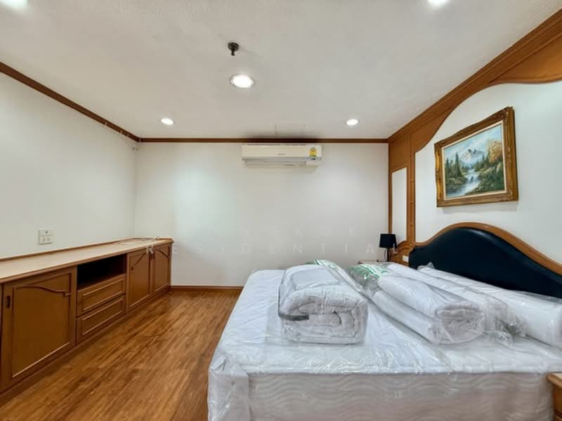 Fifty Fifth Tower, Bangkok, 84 Soi Sukhumvit 55, Sukhumvit Road, Khlong Tan Nua, Watthana, Bangkok, 3 Bedrooms, 275 sqm, Condo For Rent, by Bangkok Residential, 500177901 - DDproperty.com