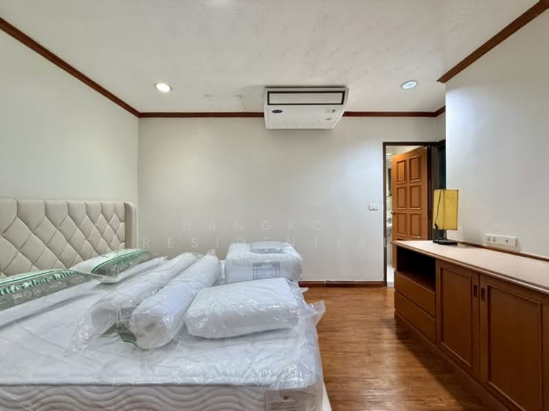 Fifty Fifth Tower, Bangkok, 84 Soi Sukhumvit 55, Sukhumvit Road, Khlong Tan Nua, Watthana, Bangkok, 3 Bedrooms, 275 sqm, Condo For Rent, by Bangkok Residential, 500177901 - DDproperty.com