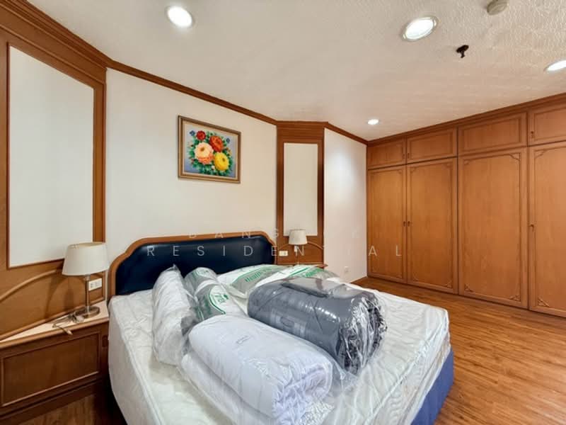 Fifty Fifth Tower, Bangkok, 84 Soi Sukhumvit 55, Sukhumvit Road, Khlong Tan Nua, Watthana, Bangkok, 3 Bedrooms, 275 sqm, Condo For Rent, by Bangkok Residential, 500177901 - DDproperty.com