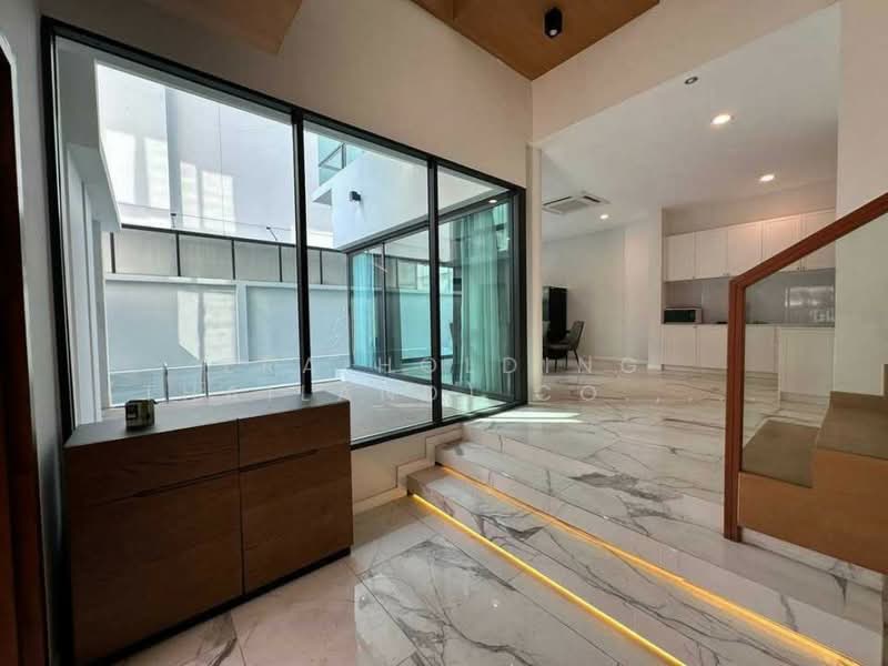 The Glamor Ekkamai – Praditmanutham, Bangkok, Soi Praditmanutham 8, Khlong Chaokhun Sing, Wang Thonglang, Bangkok, 3 Bedrooms, 412 sqm, Single Detached House For Sale, by ERA Holding (Thailand) Co., Ltd., 500177907 - DDproperty.com