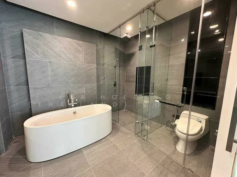 The Glamor Ekkamai – Praditmanutham, Bangkok, Soi Praditmanutham 8, Khlong Chaokhun Sing, Wang Thonglang, Bangkok, 3 Bedrooms, 412 sqm, Single Detached House For Sale, by ERA Holding (Thailand) Co., Ltd., 500177907 - DDproperty.com