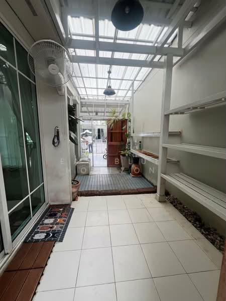 The Village 2 Bangna km.8, Samut Prakan, Soi Mahachai, Bang Na-Trat Road, Bangphli Yai, Bang Plee, Samut Prakan, 3 Bedrooms, 128 sqm, Townhouse For Sale, by Eastblue Horizon, 500177913 - DDproperty.com