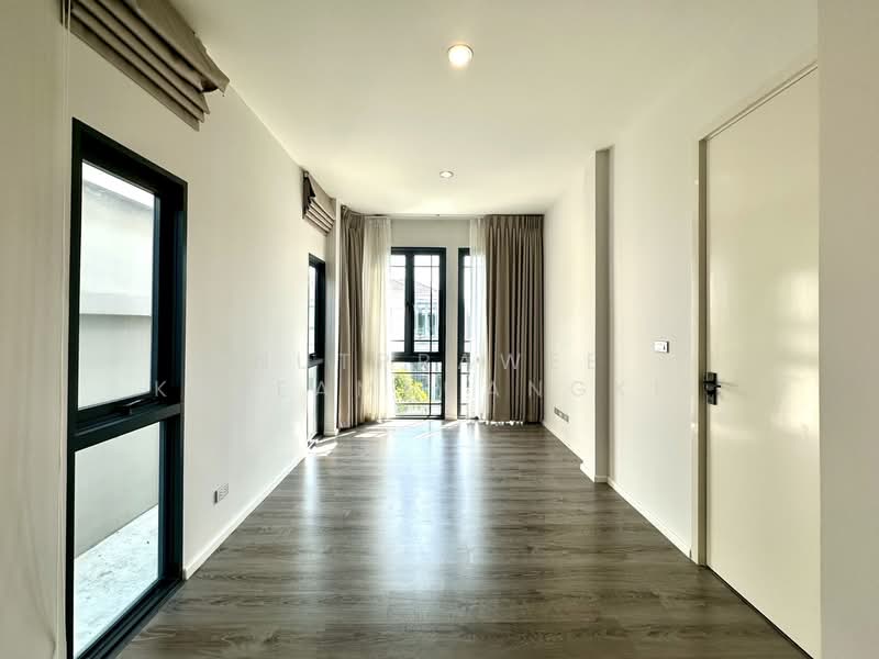 The Sonne Srinakarin-Bangna, Bangkok, Soi Chumchon Mahat Thai 3, Bangna-Trad Road, Dok Mai, Prawet, Bangkok, 4 Bedrooms, 245 sqm, Single Detached House For Sale, by Nutprawee Kaseamruangkit, 500177936 - DDproperty.com