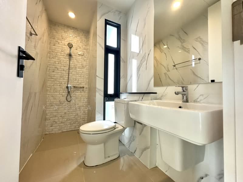 The Sonne Srinakarin-Bangna, Bangkok, Soi Chumchon Mahat Thai 3, Bangna-Trad Road, Dok Mai, Prawet, Bangkok, 4 Bedrooms, 245 sqm, Single Detached House For Sale, by Nutprawee Kaseamruangkit, 500177936 - DDproperty.com