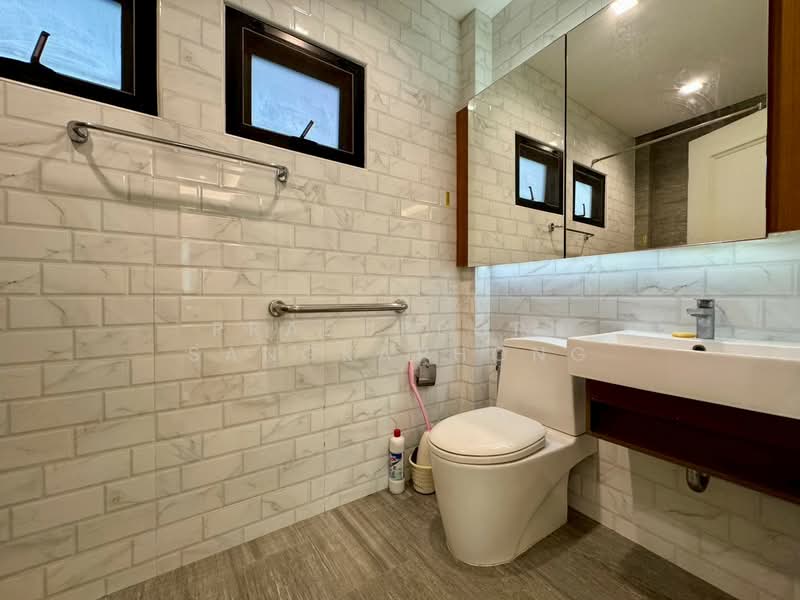 Burasiri Rangsit : บุราสิริ รังสิต, ปทุมธานี, ถนน รังสิต-ปทุมธานี, สวนพริกไทย, เมืองปทุมธานี, ปทุมธานี, 163 ตร.ม., บ้านเดี่ยว ขาย, โดย PRADUBPORN SANGKAPHONG, 500177946 - ห้องน้ำในห้องนอนชั้นล่าง - DDproperty.com