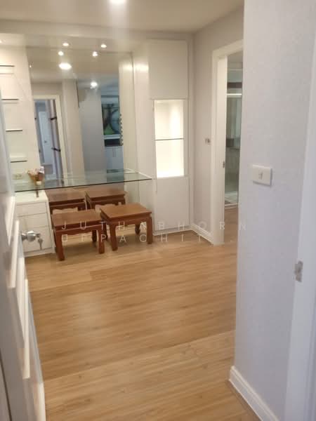 President Park Sukhumvit 24, Bangkok, 99 Sukhumvit 24 Alley, Khlongtoei Nua, Watthana, Bangkok, 3 Bedrooms, 260 sqm, Condo For Rent, by Juthabhorn Uppachit (Amy), 500177964 - DDproperty.com