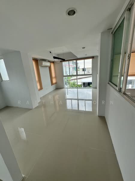 TownHome Ek-kamai, Bangkok, ทองหล่อ ซอย 7, Khlong Tan Nua, Watthana, Bangkok, 3 Bedrooms, 178 sqm, Townhouse For Rent, by TREBA - Ratthanatorn, 500178002 - DDproperty.com